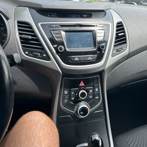 2015 Hyundai ELANTRA SE — миниатюра 37