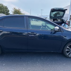 2018 Toyota COROLLA SE — миниатюра 11