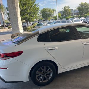 2020 KIA OPTIMA LX — фото 9