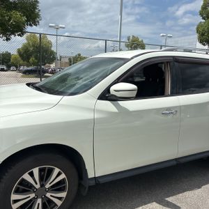 2017 Nissan PATHFINDER SV 照片 2
