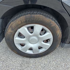 2011 Nissan VERSA 1.8S — миниатюра 19