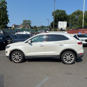 صورة 3 لـ 2019 Lincoln MKC SELECT