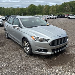 FORD FUSION SE - 10