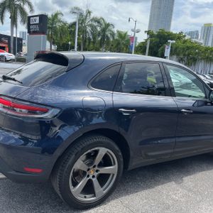 2022 Porsche MACAN BASE — фото 9