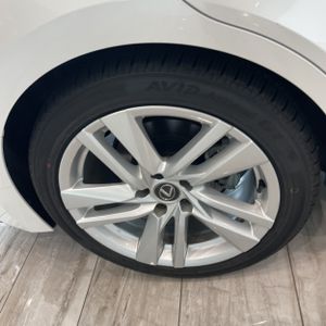 2024 Lexus IS 300 BASE — миниатюра 17
