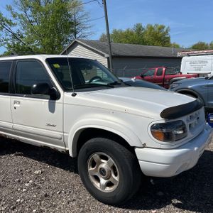 FORD EXPLORER LIMITED - 10