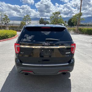 FORD EXPLORER XLT - 7