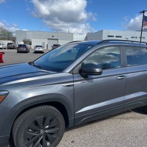 VOLKSWAGEN TAOS S 4MOTION - 2