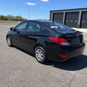 HYUNDAI ACCENT GLS - 5