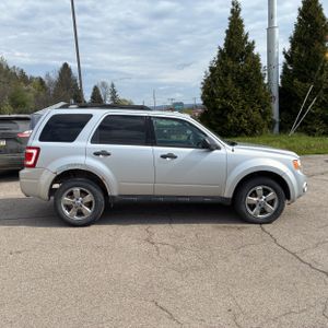 FORD ESCAPE XLT - 10