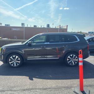 2020 KIA TELLURIDE S photo 3