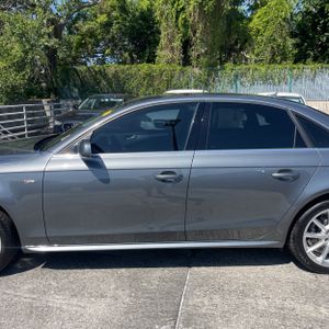 AUDI A4 2.0T PREMIUM - 4