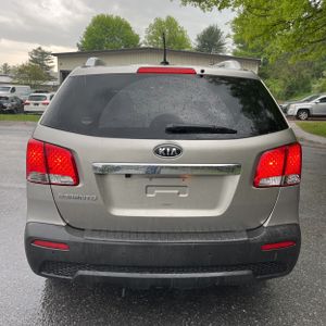 KIA SORENTO LX - 7