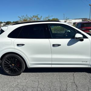 صورة 11 لـ 2021 Porsche CAYENNE GTS