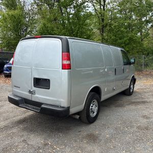 CHEVROLET EXPRESS 2500 - 8