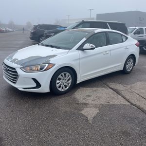 HYUNDAI ELANTRA SE - 1