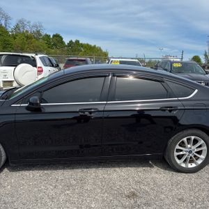 FORD FUSION SE - 4