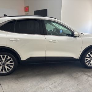 FORD ESCAPE TITANIUM - 10