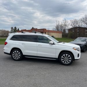 MERCEDES-BENZ GLS - 10