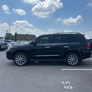 صورة 3 لـ 2009 Lexus LX 570 BASE
