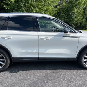 2022 Lincoln CORSAIR STANDARD — миниатюра 11