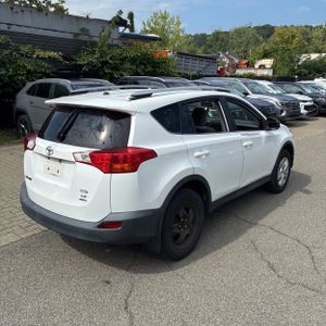 2015 Toyota RAV4 LE 照片 8