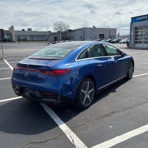 MERCEDES-BENZ EQE - 8