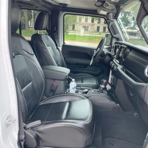 2023 JEEP WRANGLER 4XE SAHARA 4X4 thumbnail 32