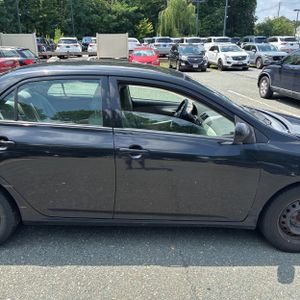 2011 Toyota COROLLA LE — миниатюра 11