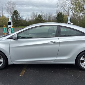 HYUNDAI ELANTRA - 4
