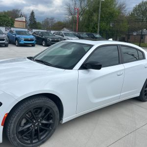 DODGE CHARGER SXT - 2
