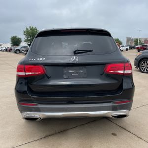 MERCEDES-BENZ GLC - 7