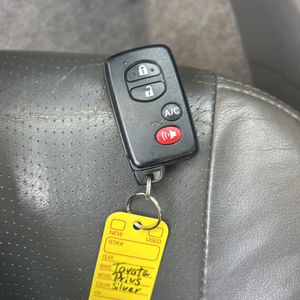 2011 Toyota PRIUS FOUR — миниатюра 55