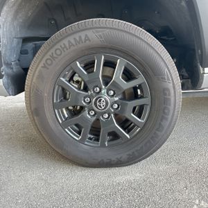2025 Toyota 4RUNNER SR5 缩略图 19