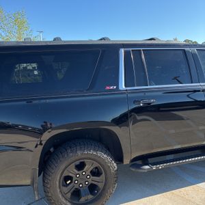 CHEVROLET SUBURBAN LT - 9