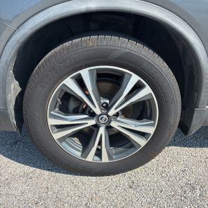 2019 Nissan ROGUE SV — миниатюра 17
