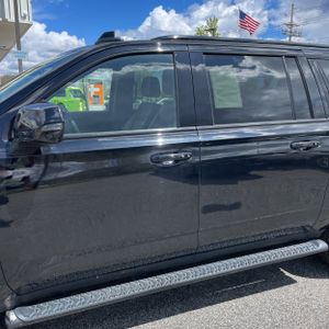 CHEVROLET SUBURBAN Z71 - 4