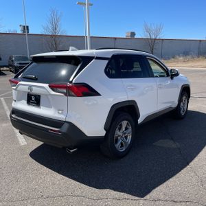 TOYOTA RAV4 - 8
