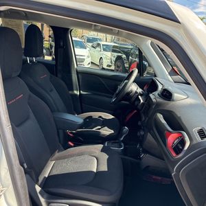 صورة 33 لـ 2023 JEEP RENEGADE TRAILHAWK