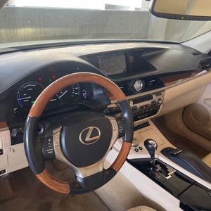 صورة مصغرة 35 لـ 2013 Lexus ES 300H BASE