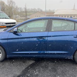 HYUNDAI ELANTRA SEL - 4