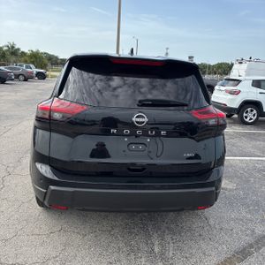 صورة 7 لـ 2025 Nissan ROGUE S