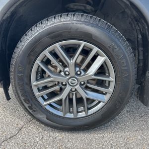 2021 Nissan ROGUE S — миниатюра 17