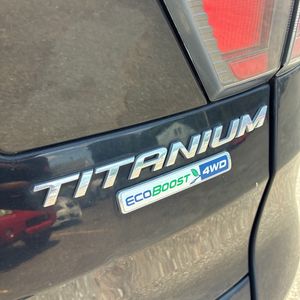 2017 FORD ESCAPE TITANIUM — миниатюра 23