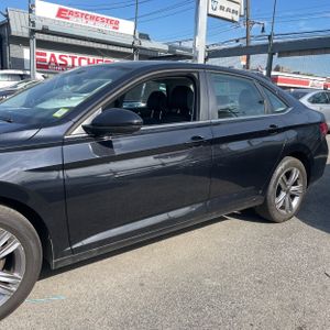 VOLKSWAGEN JETTA SE - 2