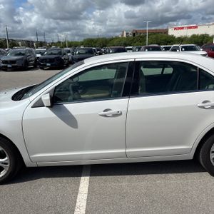 FORD FUSION SE - 4