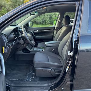 صورة مصغرة 31 لـ 2011 KIA SORENTO LX