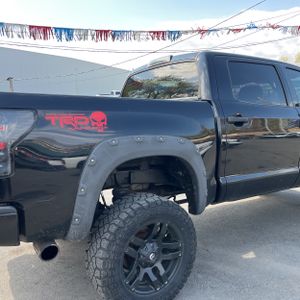 TOYOTA TUNDRA - 9