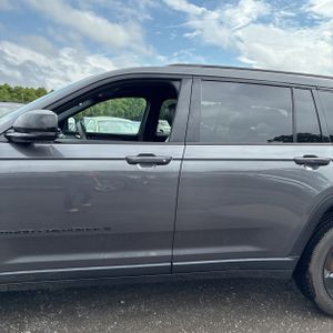 2023 JEEP GRAND CHEROKEE L ALTITUDE — фото 4