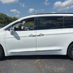 2022 Chrysler PACIFICA LIMITED — фото 4